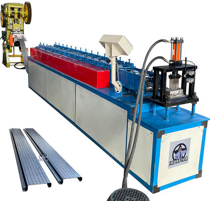 qualidade  High End Good Quality Advertising Company Shutter Door With Punch Hole Cold Rolling Forming Machine Price fábrica